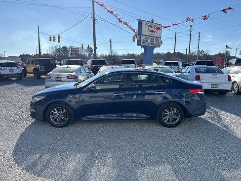 Used 2019 Kia Optima LX image 2