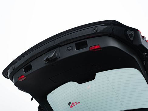 Used 2017 Porsche Macan Turbo image 35