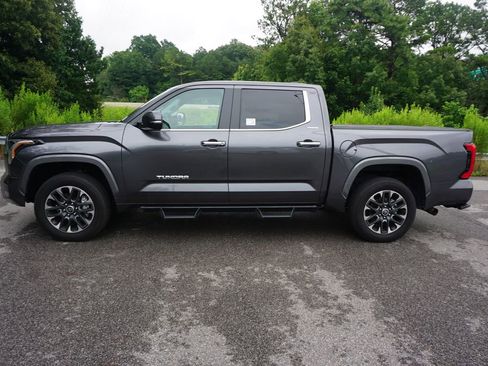 Used 2024 Toyota Tundra Limited AWD/4WD image 18
