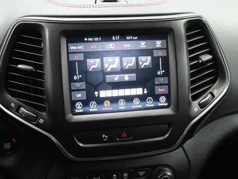 Used 2020 Jeep Cherokee Trailhawk w/ Comfort/Convenience Group image 16