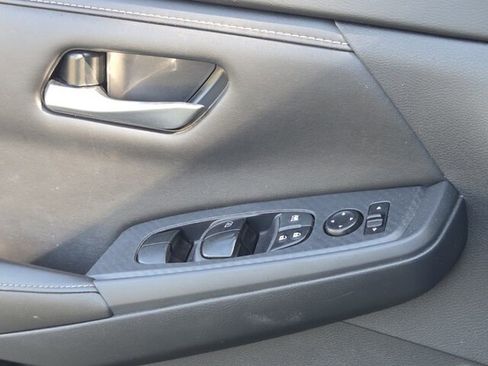 Used 2024 Nissan Sentra SV FWD image 27