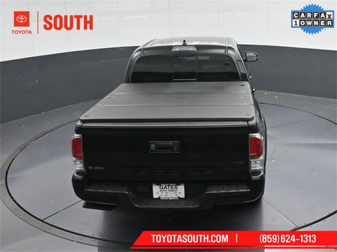 Used 2023 Toyota Tacoma TRD Sport image 39