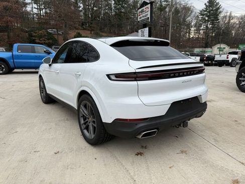 Used 2024 Porsche Cayenne Coupe image 7