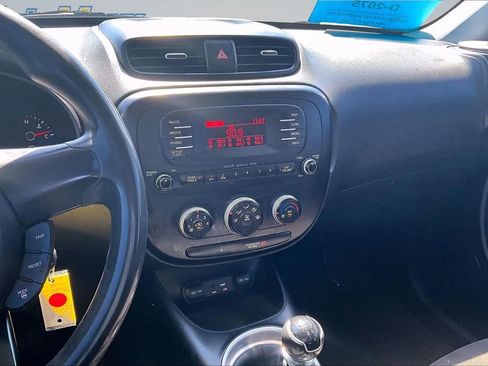 Used 2016 Kia Soul FWD image 13