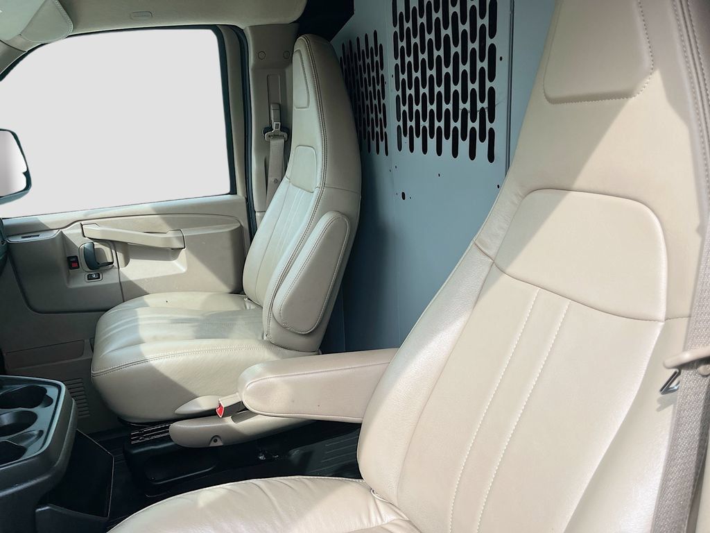 Used 2024 Chevrolet Express 2500 w/ Driver Convenience Package RWD image 19