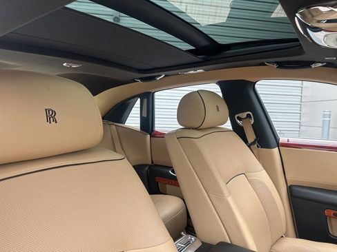 Used 2014 Rolls-Royce Ghost RWD image 25