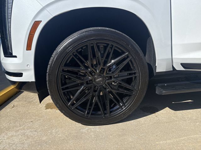 Used 2026 Cadillac Escalade Platinum Sport w/ LPO, Floor Liner Package AWD/4WD image 19