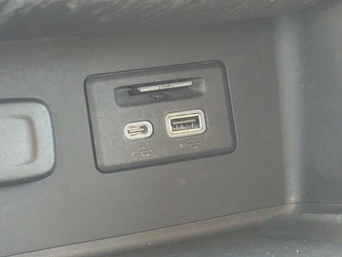 Used 2021 GMC Acadia Denali w/ Denali Technology Package image 31