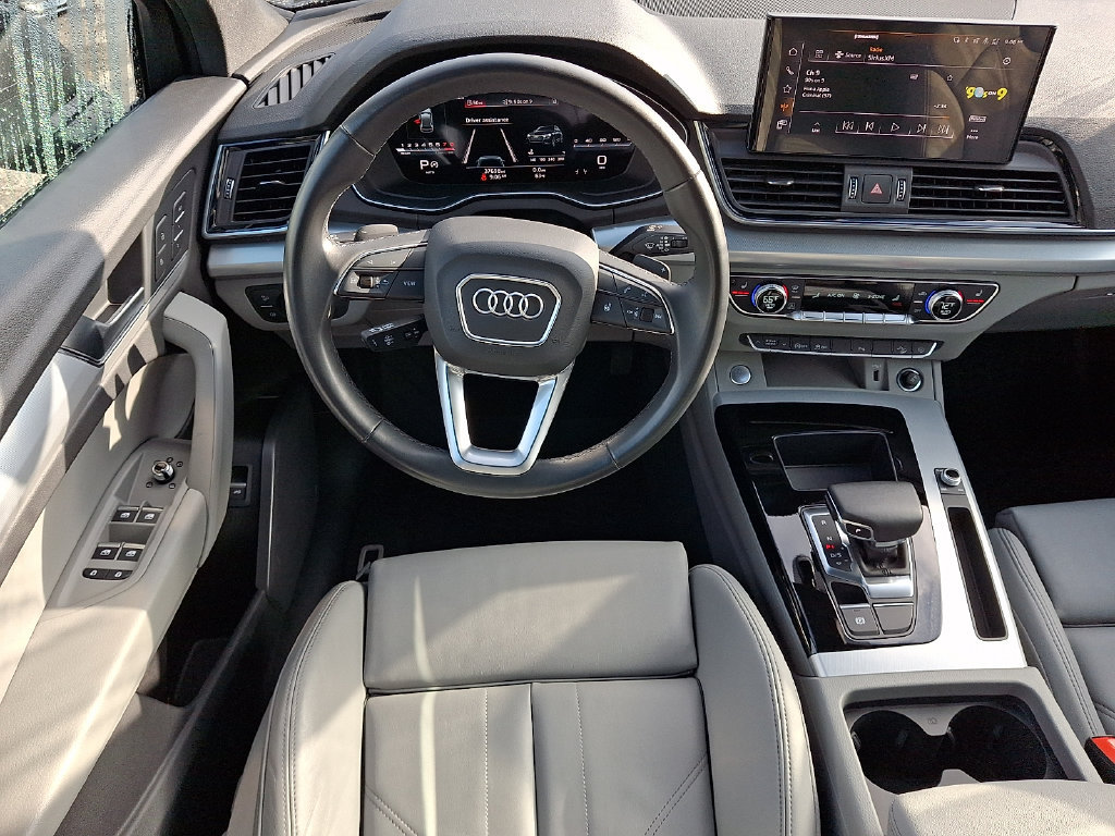 Used 2024 Audi Q5 2.0T Premium w/ Summer of Audi Package AWD/4WD image 12