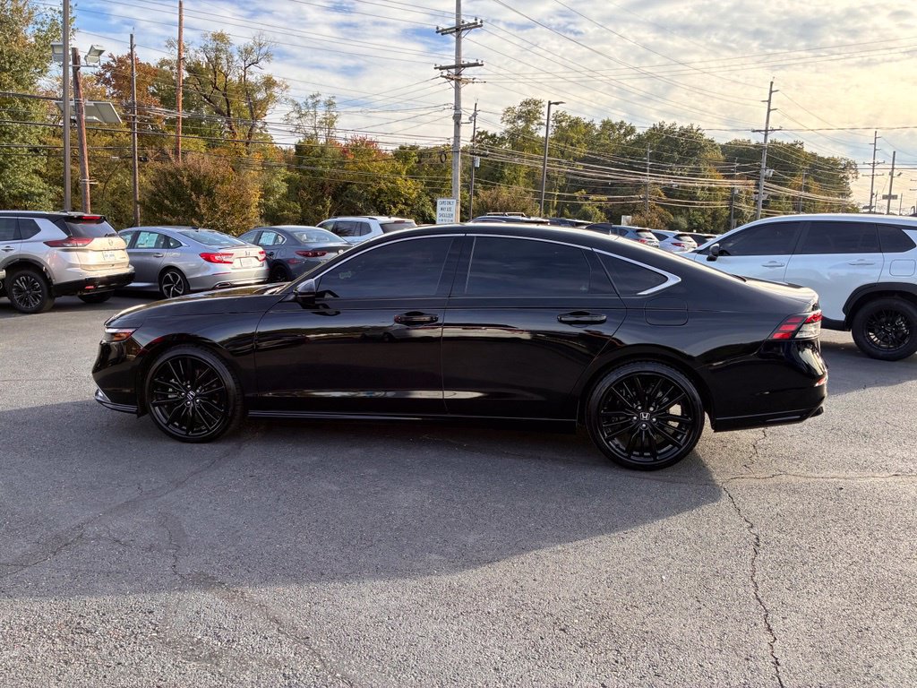 Used 2025 Honda Accord Touring image 4