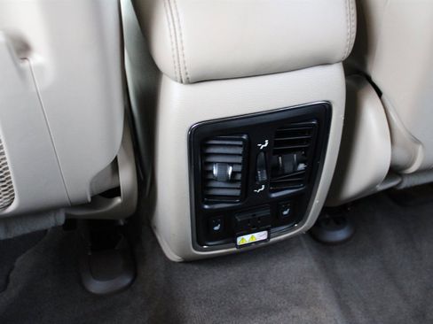 Used 2012 Jeep Grand Cherokee Overland image 22