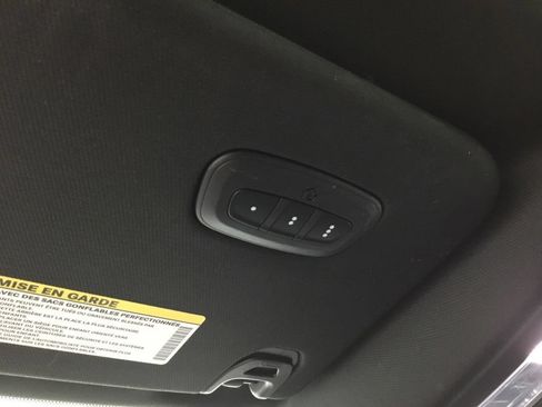 Used 2019 RAM 1500 Laramie AWD/4WD image 17