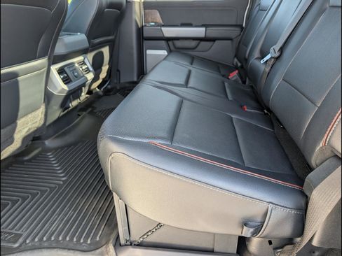 Used 2024 Ford F250 Lariat w/ Chrome Package image 12