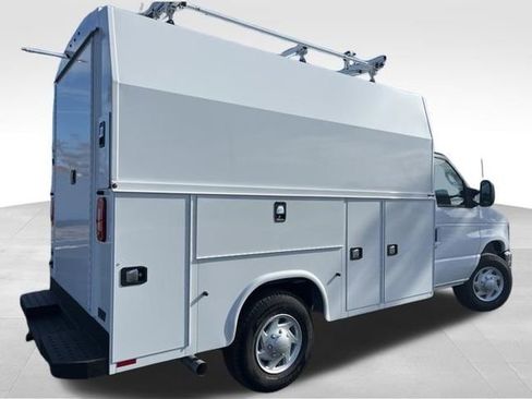 New 2026 Ford E-350 and Econoline 350 Super Duty w/ Power Equipment Group RWD image 7