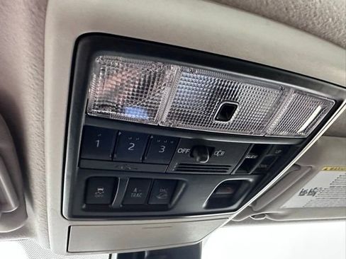 Used 2022 Toyota 4Runner Limited AWD/4WD image 33