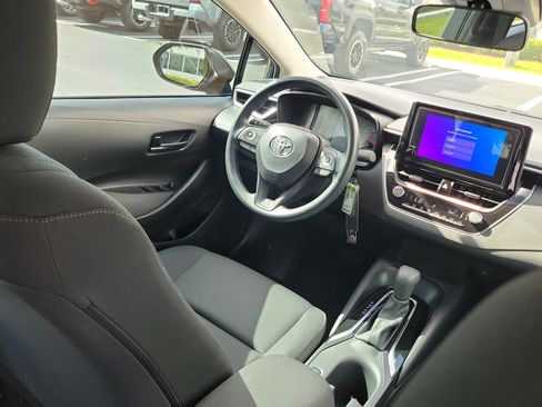 Used 2025 Toyota Corolla LE FWD image 14