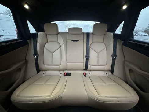 Used 2019 Porsche Macan S image 17
