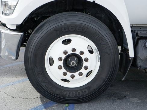 Used 2016 Ford F650 2WD Regular Cab Super Duty image 39