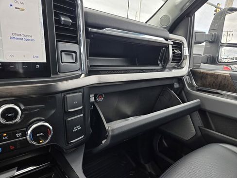 Certified 2024 Ford F250 Lariat w/ Black Appearance Package image 14