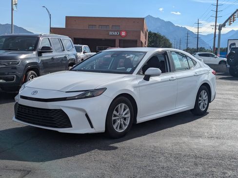 Used 2025 Toyota Camry LE FWD image 9