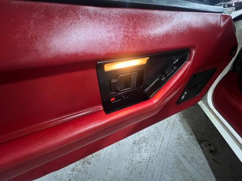 Used 1989 Chevrolet Corvette Convertible image 10