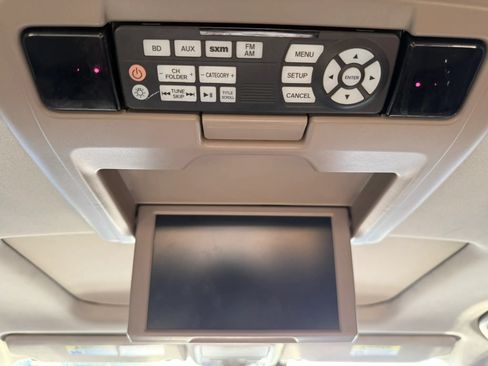 Used 2016 Honda Pilot Touring image 23