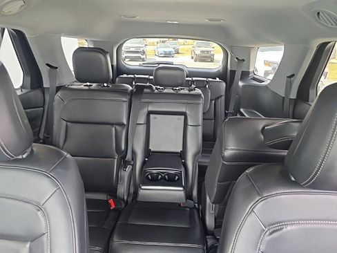 Used 2023 Ford Explorer XLT w/ Equipment Group 202A image 15