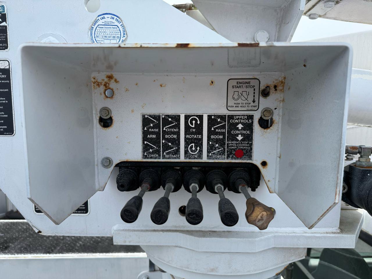 Used 2003 Ford F550 2WD Regular Cab Super Duty image 10