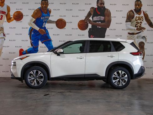 Used 2023 Nissan Rogue SV AWD/4WD image 16