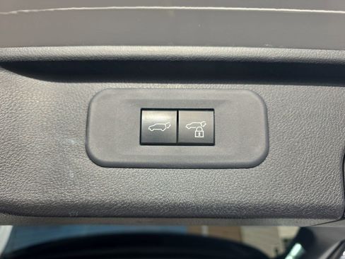 Used 2025 Toyota Grand Highlander AWD image 14