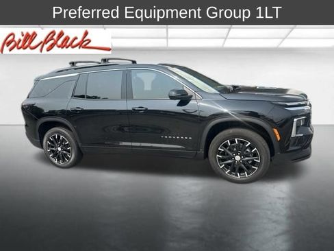 Used 2026 Chevrolet Traverse LT w/ Sun and Wheel Package FWD image 6