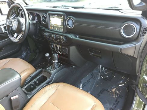 Used 2023 Jeep Wrangler Unlimited Sahara w/ Cold Weather Group AWD/4WD image 26