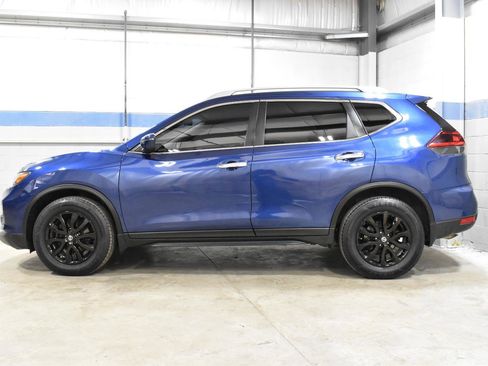Used 2019 Nissan Rogue S image 22
