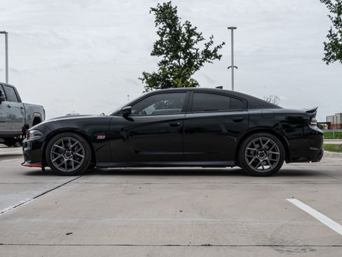 Used 2019 Dodge Charger Scat Pack w/ Plus Group RWD image 6