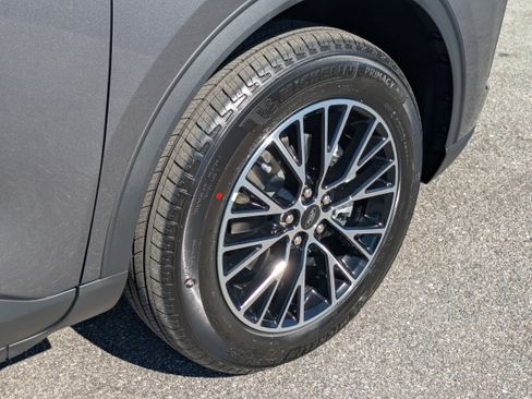 New 2026 Ford Escape SE FWD image 13