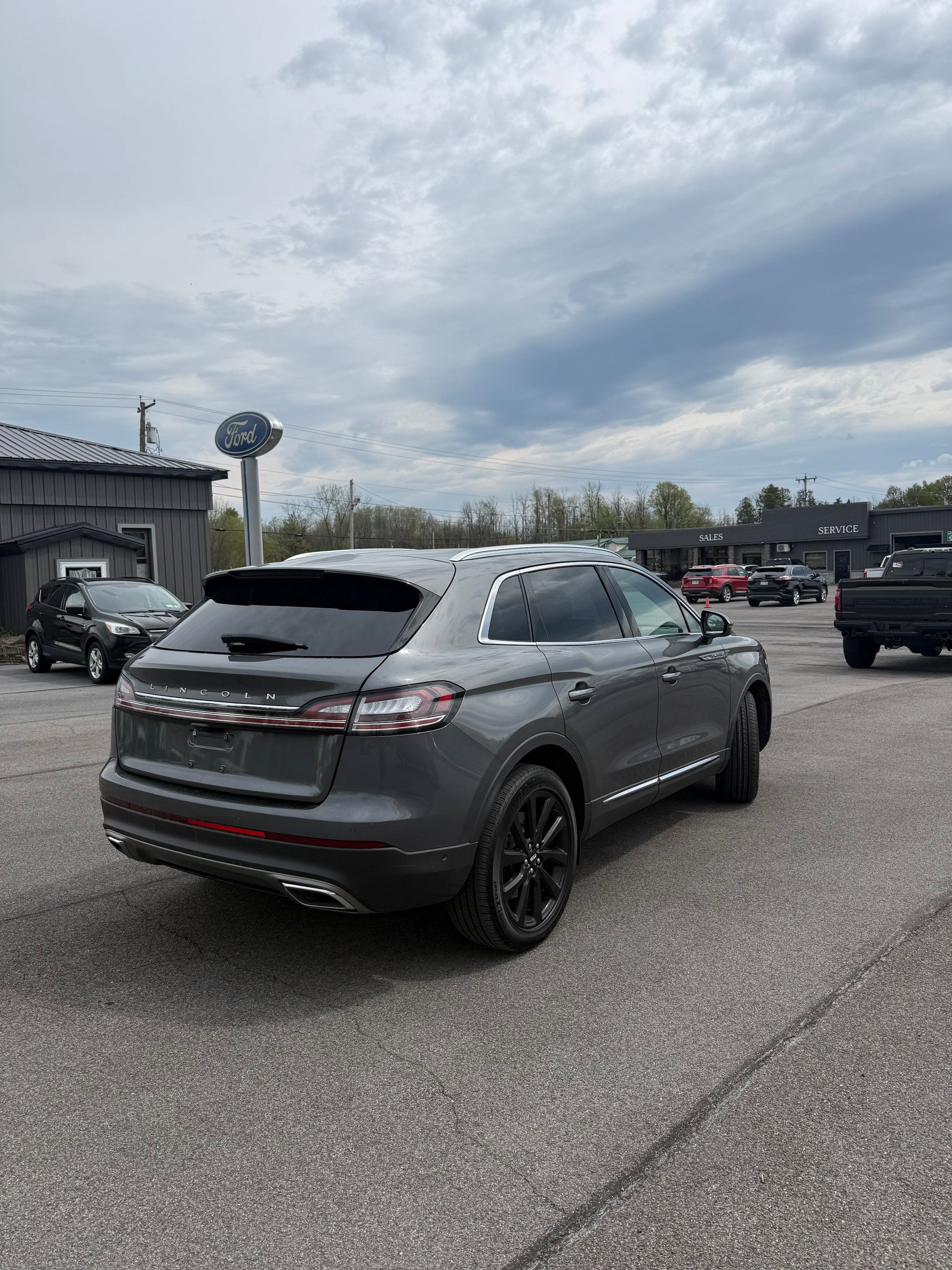 Used 2023 Lincoln Nautilus Reserve w/ Equipment Group 201A AWD/4WD image 4