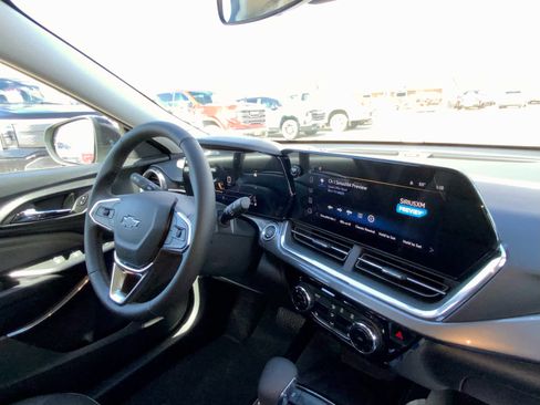 New 2026 Chevrolet Trax ACTIV FWD image 37