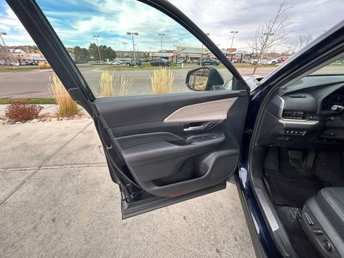 Used 2024 Toyota Grand Highlander AWD Hybrid image 17