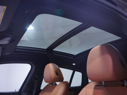 Used 2024 BMW X4 xDrive30i w/ Premium Package image 8