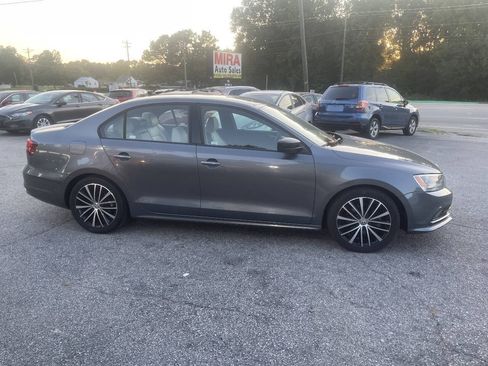 Used 2015 Volkswagen Jetta Sport FWD image 7
