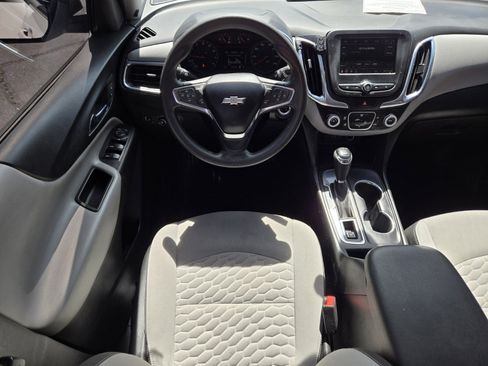 Used 2020 Chevrolet Equinox LS w/ LS Convenience Package FWD image 9
