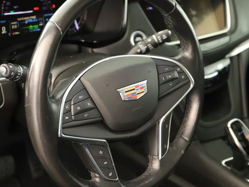 Used 2019 Cadillac XT5 Premium Luxury FWD image 16