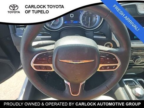 Used 2023 Chrysler 300 Touring w/ Safetytec Plus Group image 8