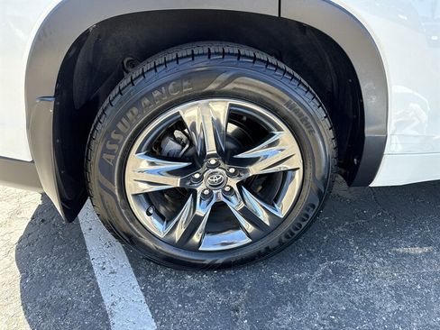 Used 2018 Toyota Highlander Limited Platinum image 21
