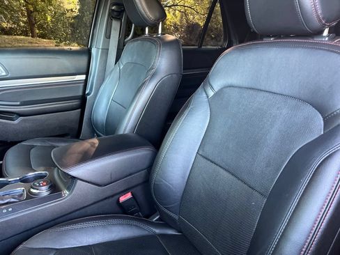Used 2018 Ford Explorer Sport w/ Equipment Group 401A AWD/4WD image 4