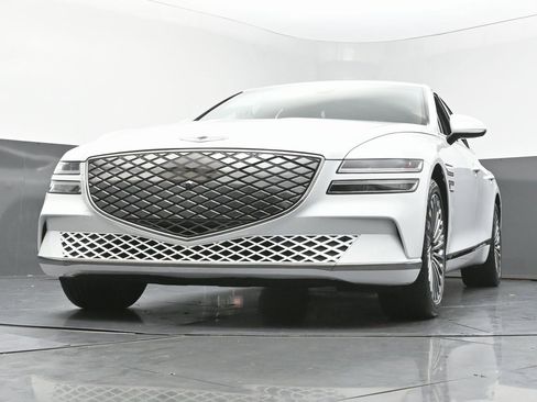 Used 2023 Genesis G80 image 50