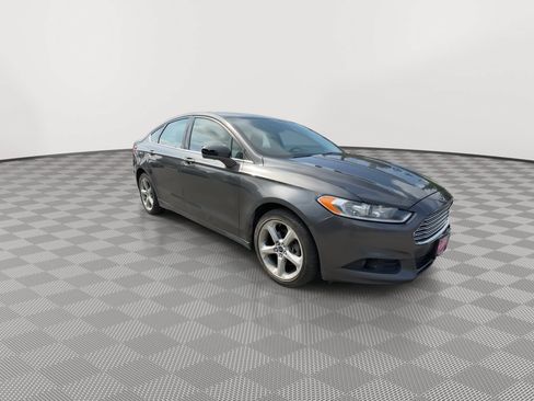 Used 2016 Ford Fusion SE AWD/4WD image 2