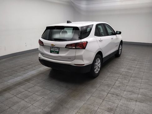 Used 2024 Chevrolet Equinox LS AWD/4WD image 9