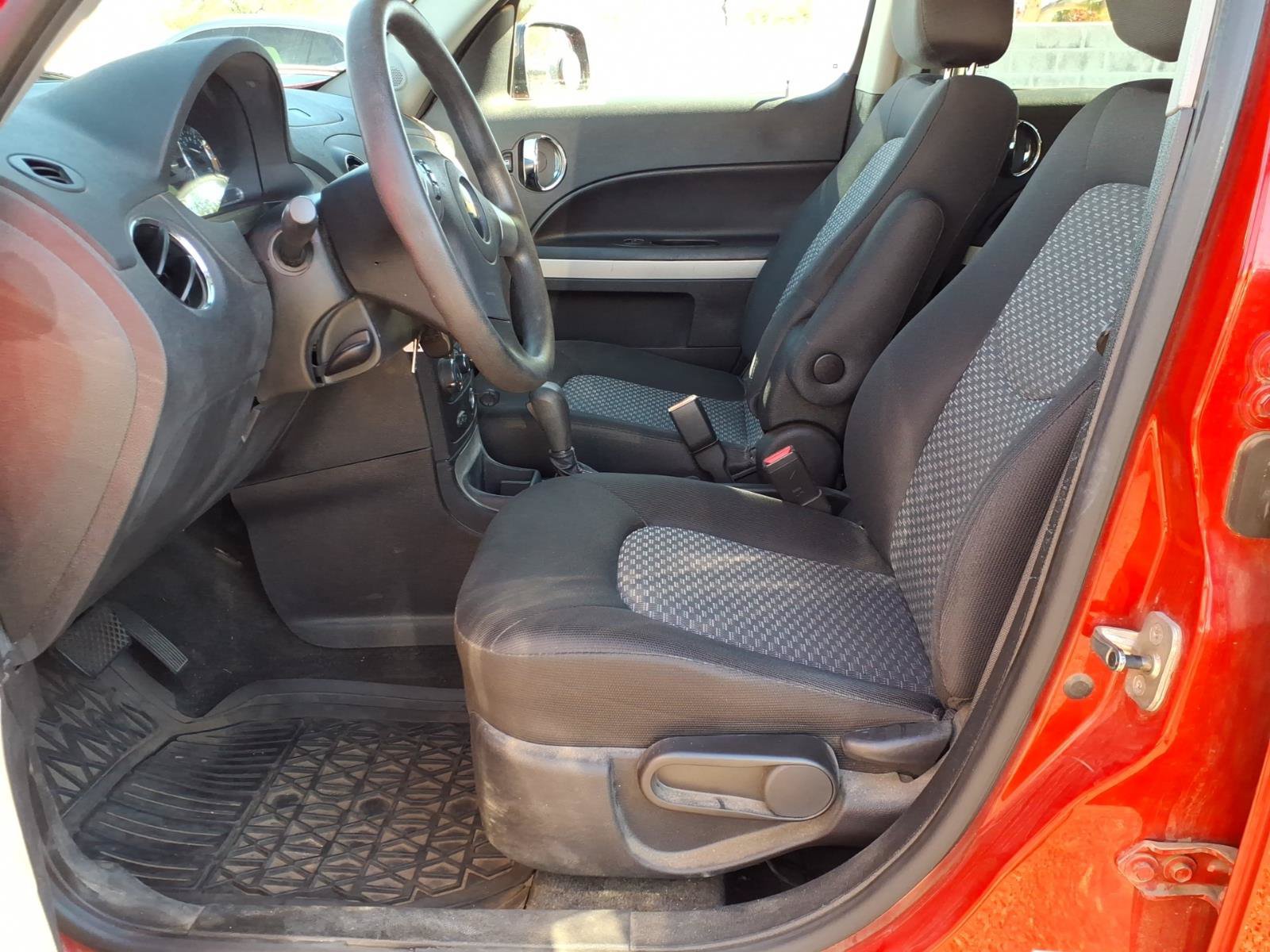 Used 2011 Chevrolet HHR LS FWD image 19