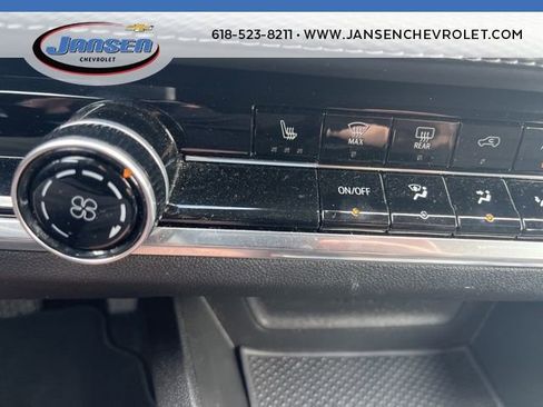 Used 2025 Chevrolet Equinox LT image 27